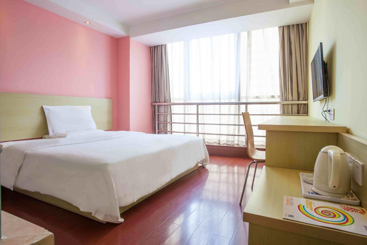 7Days Inn Deyang Wenmiao Square Номер фото